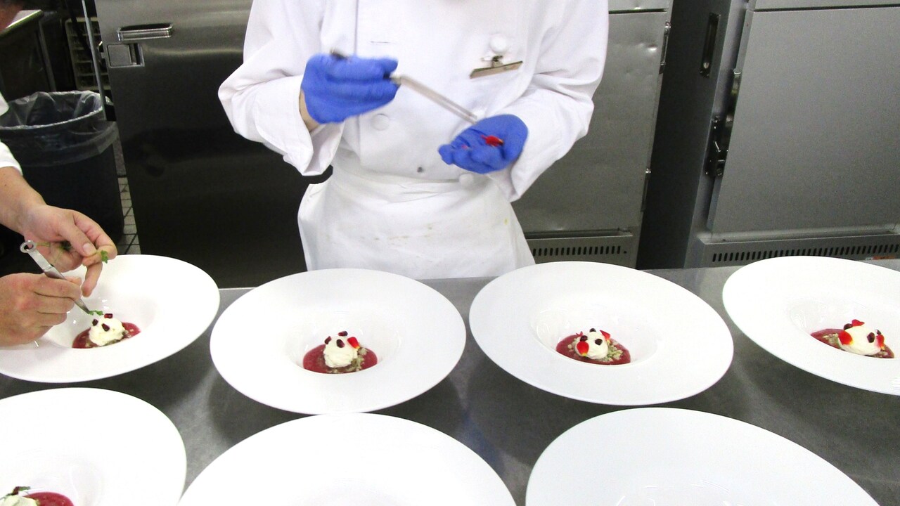 ウェスティンホテル大阪|キッチンスタッフの求人画像1枚目