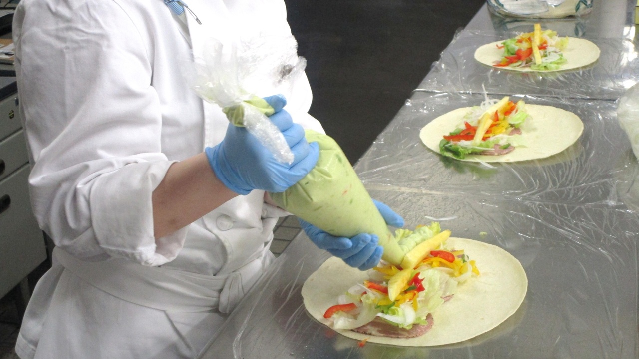 ウェスティンホテル大阪|キッチンスタッフの求人画像3枚目