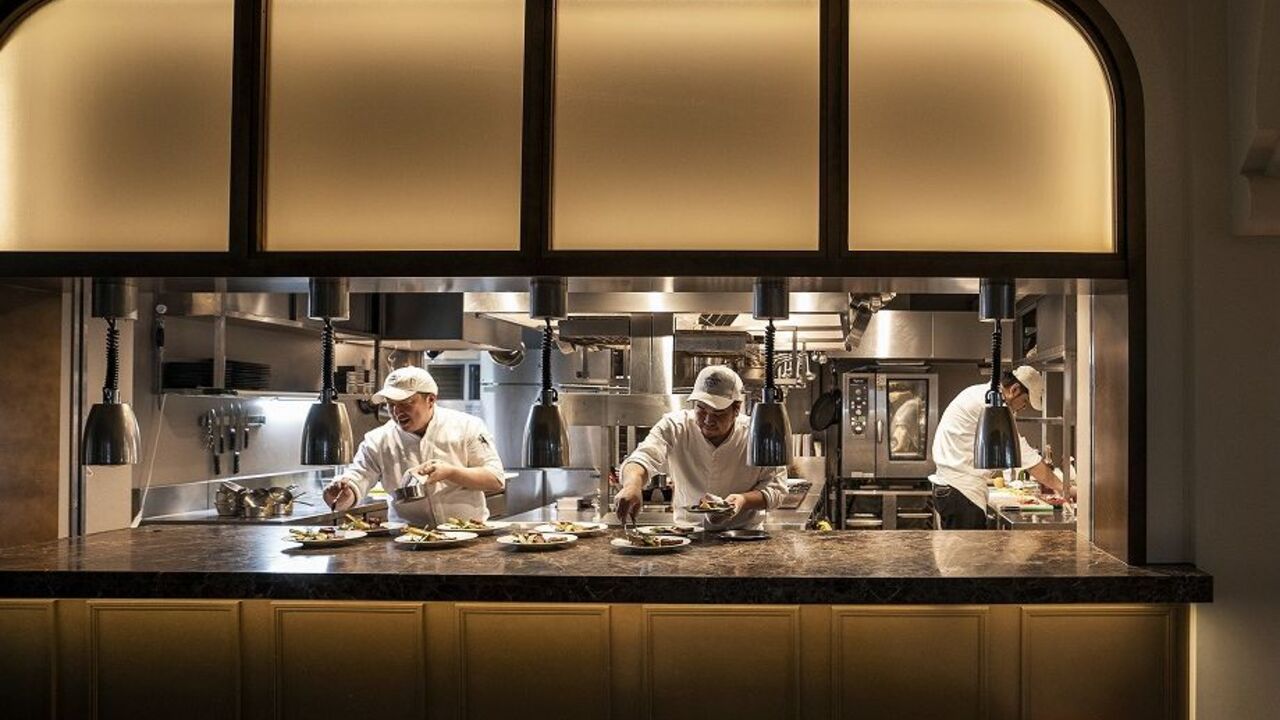 RESTAURANT LUKE with SKY LOUNGE|キッチンスタッフの求人画像1枚目