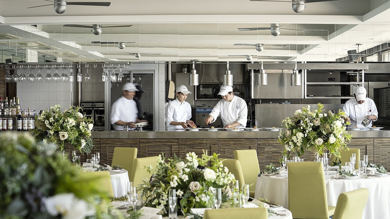 SCAPES THE SUITE|パティシエの求人画像1枚目