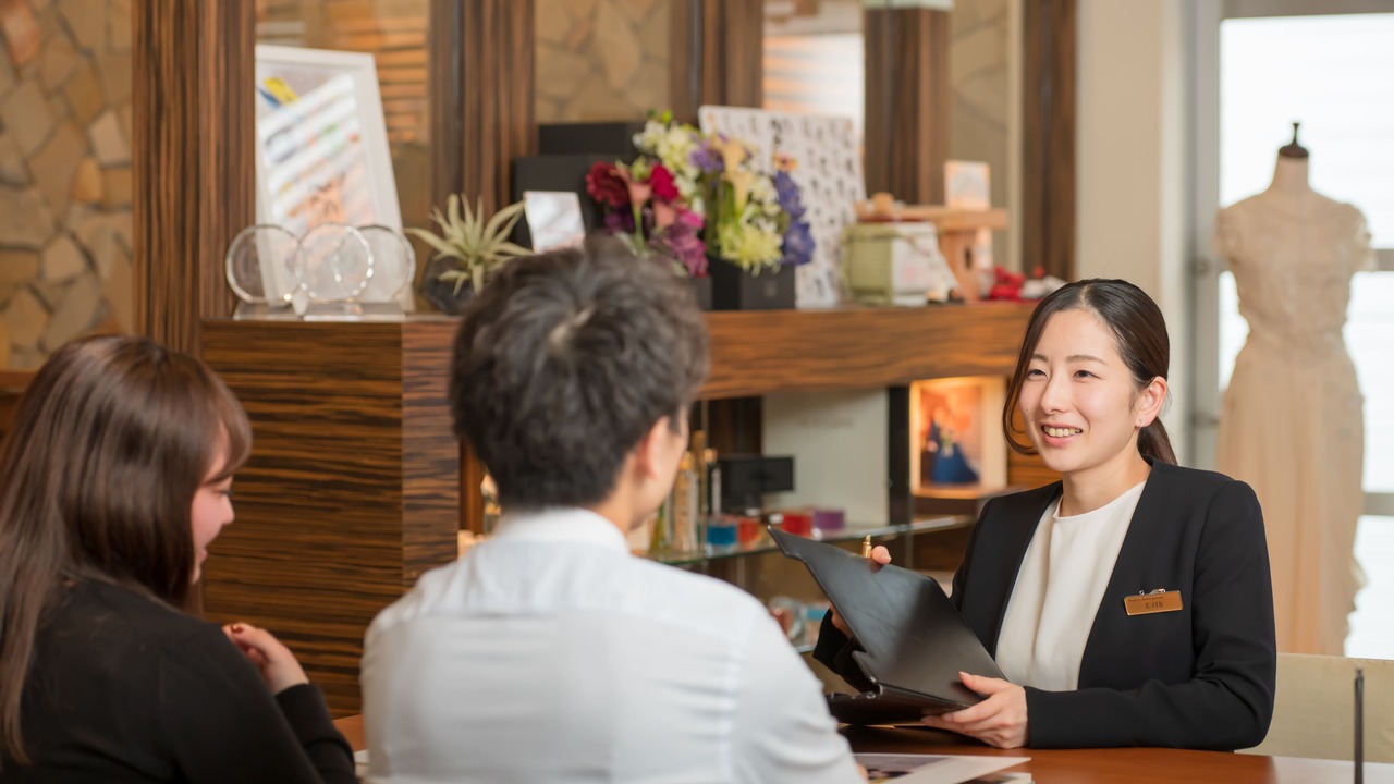 旧軽井沢KIKYOキュリオ・コレクションbyヒルトン|ウェディングプランナー・コーディネーターの求人画像1枚目