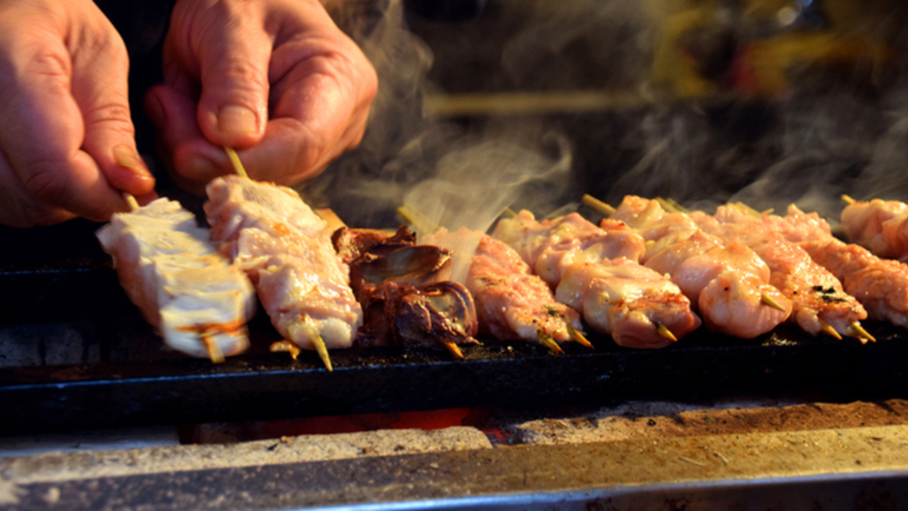 焼き鳥さかもと|レストランサービス・ホールスタッフの求人画像1枚目