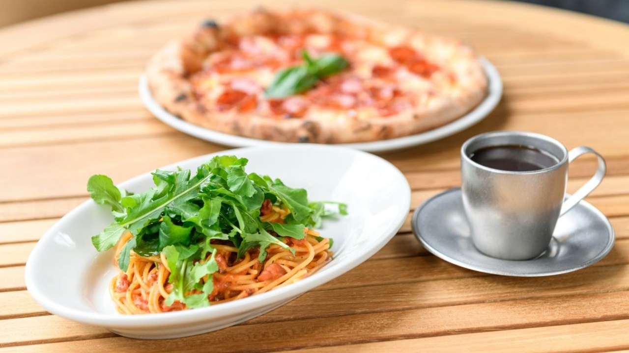 MORETHAN　HOTEL|レセプション・レストランレセプションの求人画像1枚目