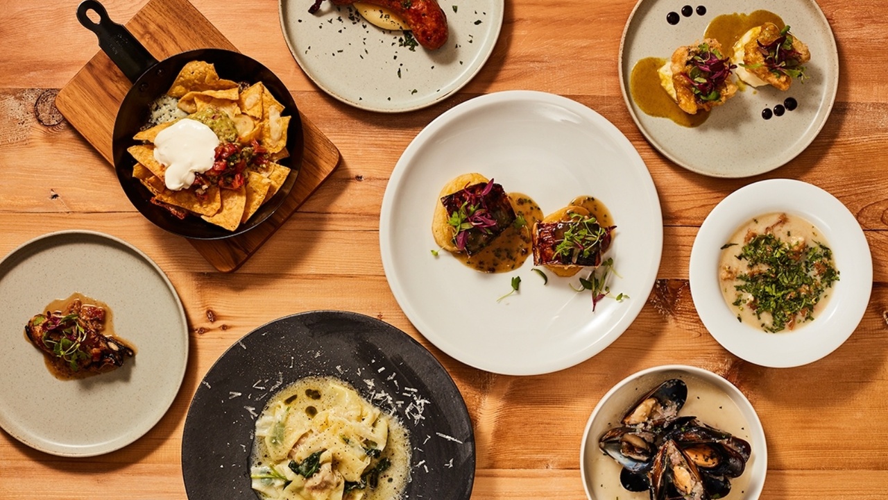 MORETHAN　HOTEL|レストランサービス・ホールスタッフの求人画像1枚目