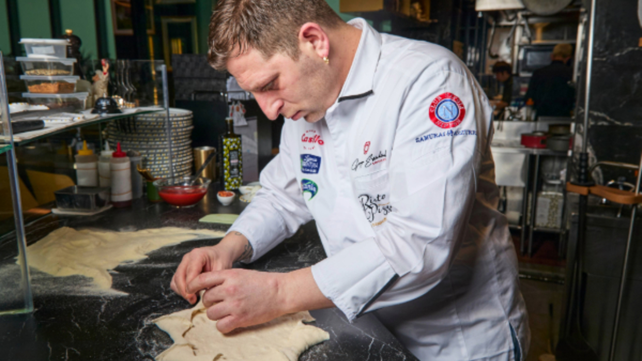 RistoPizza|キッチンスタッフの求人画像1枚目