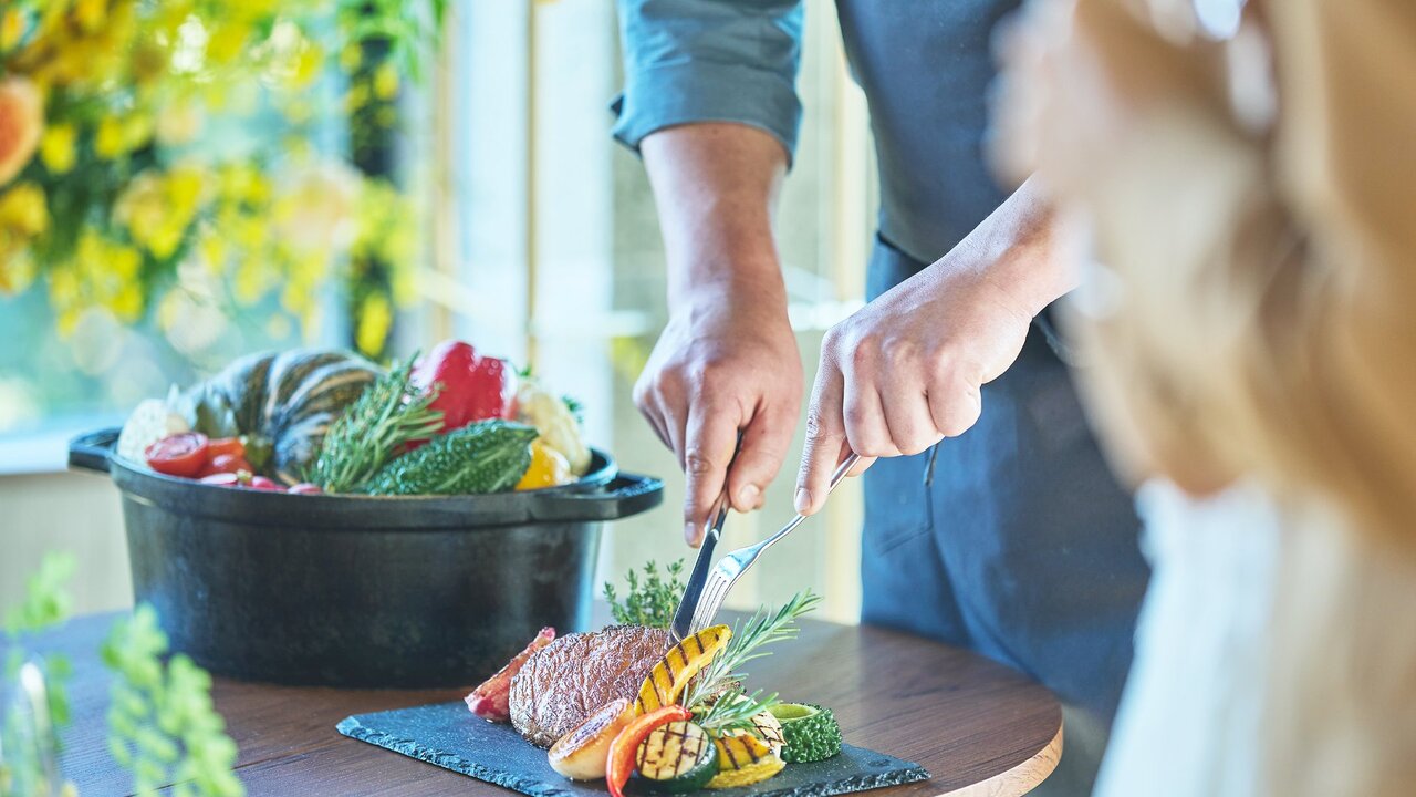 ザ・サーフ シーサイドシーン宮古島 フレンチ, ブライダル | レストランサービス・ホールスタッフ)の求人の写真