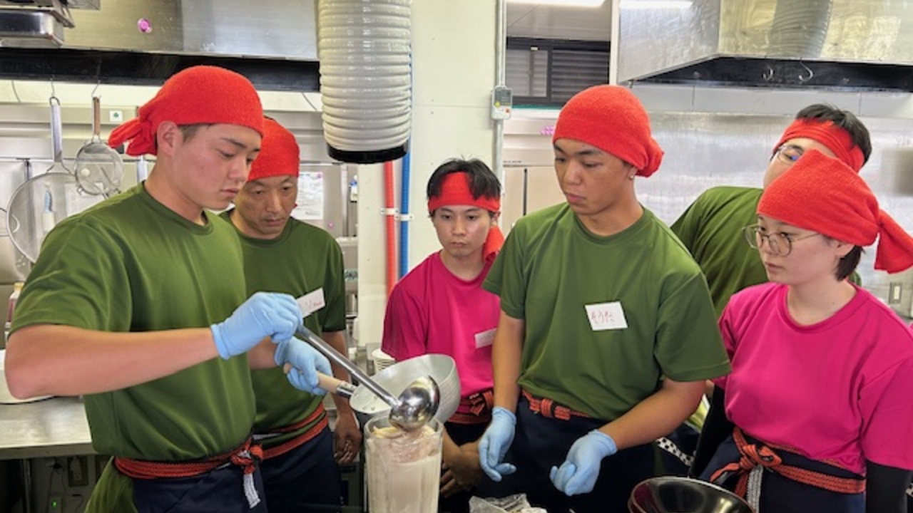 あさひ家|レストランサービス・ホールスタッフの求人画像1枚目