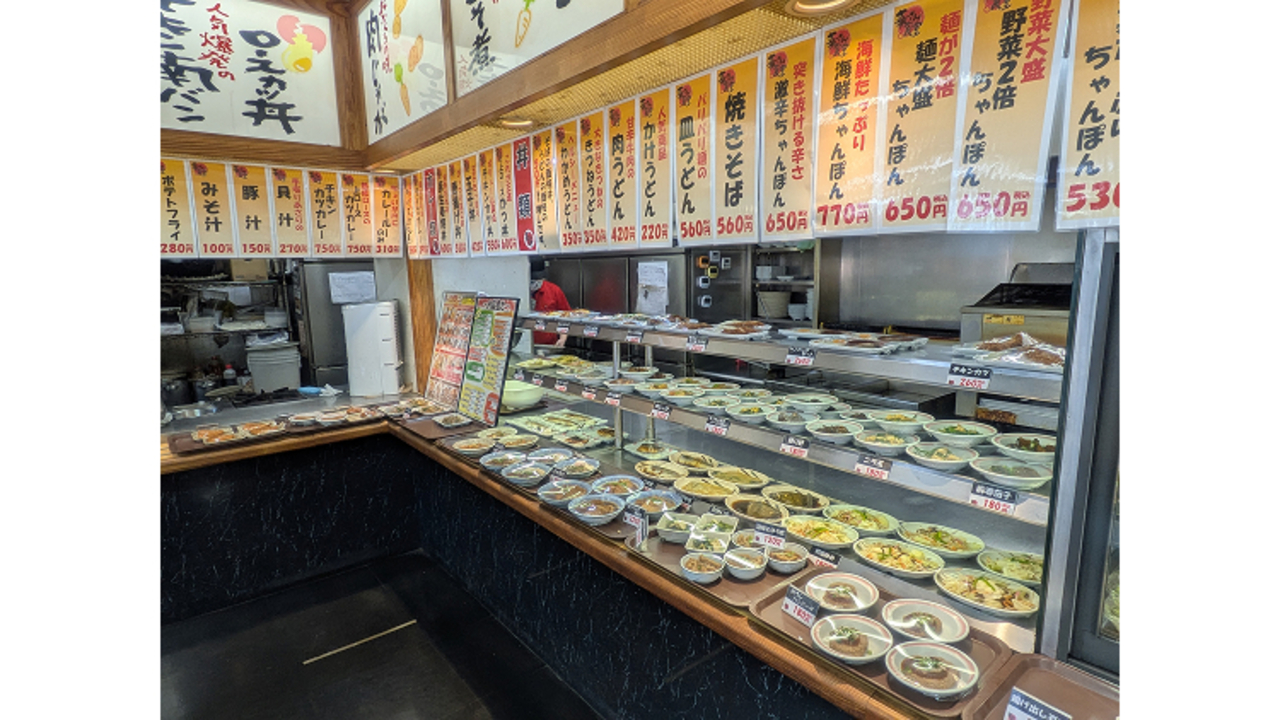 華さん食堂 空港通り店 和食, テイクアウト・惣菜・弁当屋 | 料理長・料理長候補)の求人の写真 3枚目