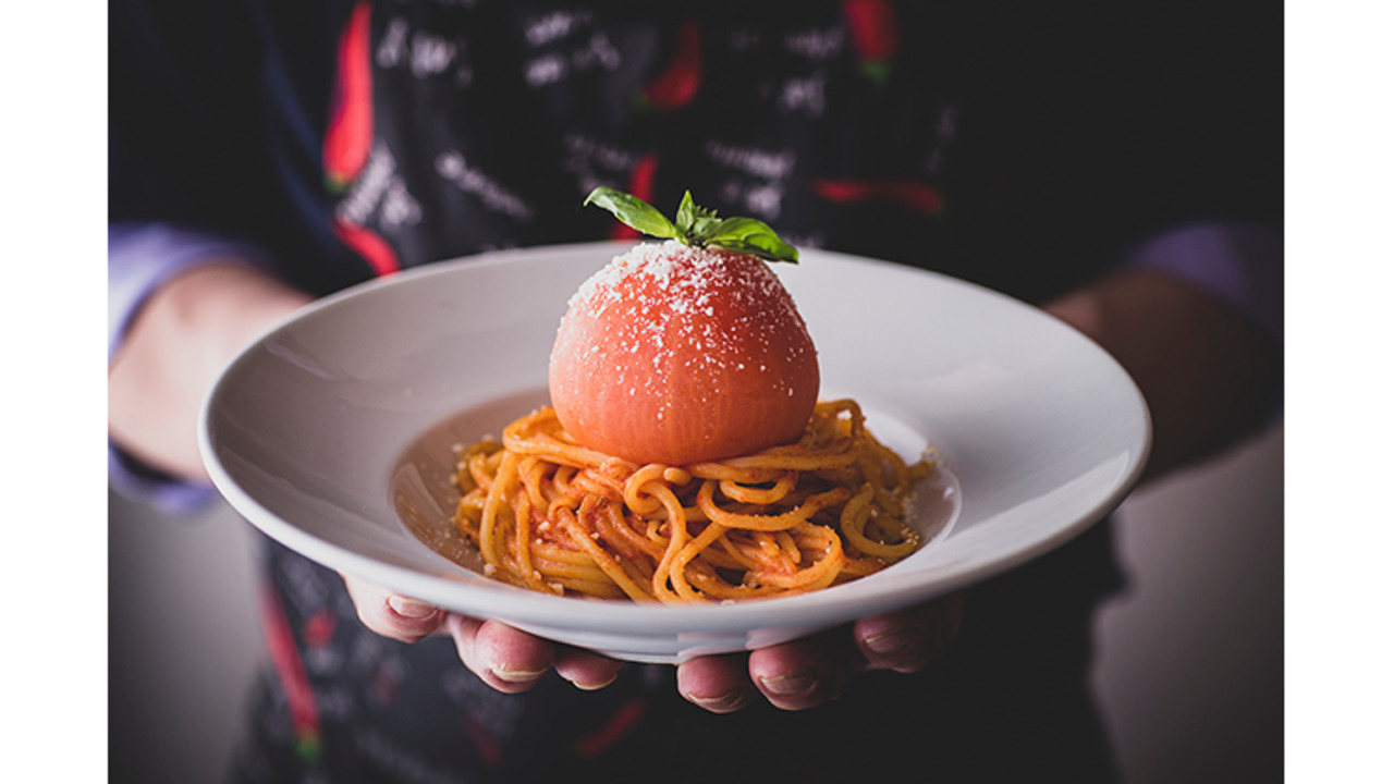 IN DISH|レストランサービス・ホールスタッフの求人画像1枚目