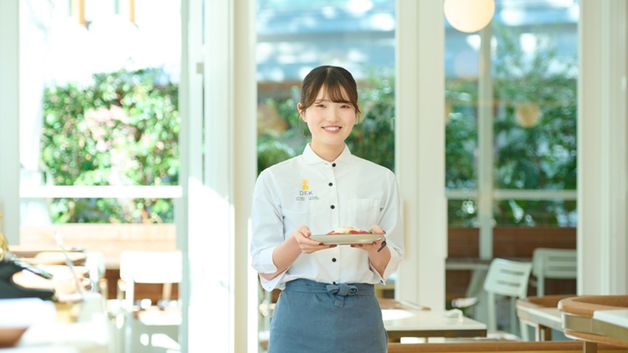 DEK DEK青山 洋食・西洋料理, カフェ | レストランサービス・ホールスタッフ)の求人の写真 1枚目