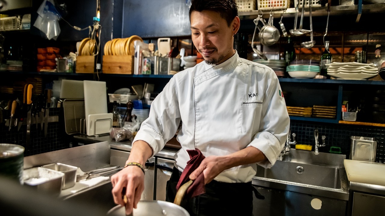 炭火焼とワインの酒場 VOLTA 北新地店|レストランサービス・ホールスタッフの求人画像3枚目