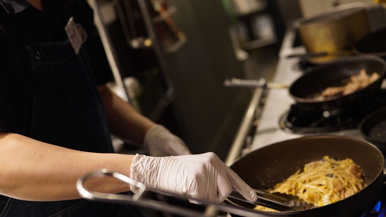 ガブ飲み処　鬼ぞりゴリラ|レストランサービス・ホールスタッフの求人画像1枚目