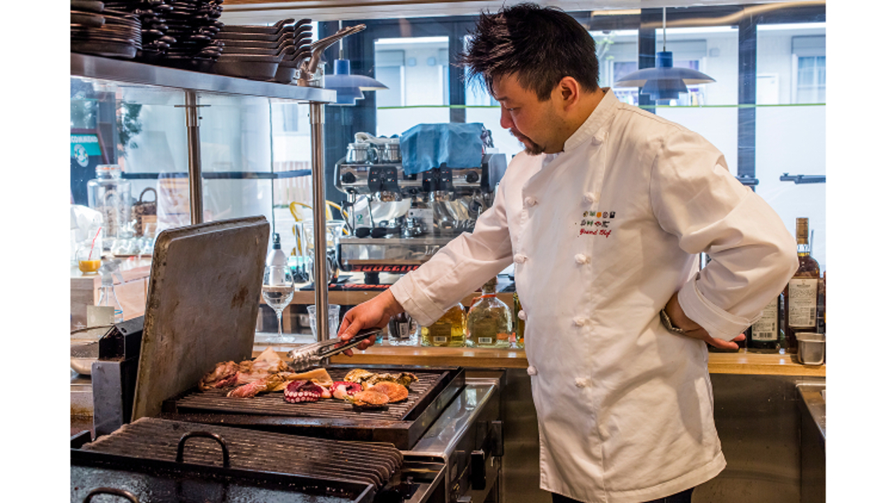 GRILL＆DINING用賀俱楽部|料理長・料理長候補の求人画像1枚目