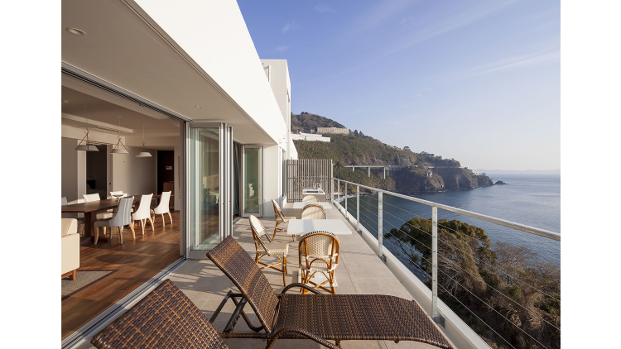 UMITO熱海本邸（旧UMITIO VOYAGE ATAMI）|フロントスタッフの求人画像1枚目