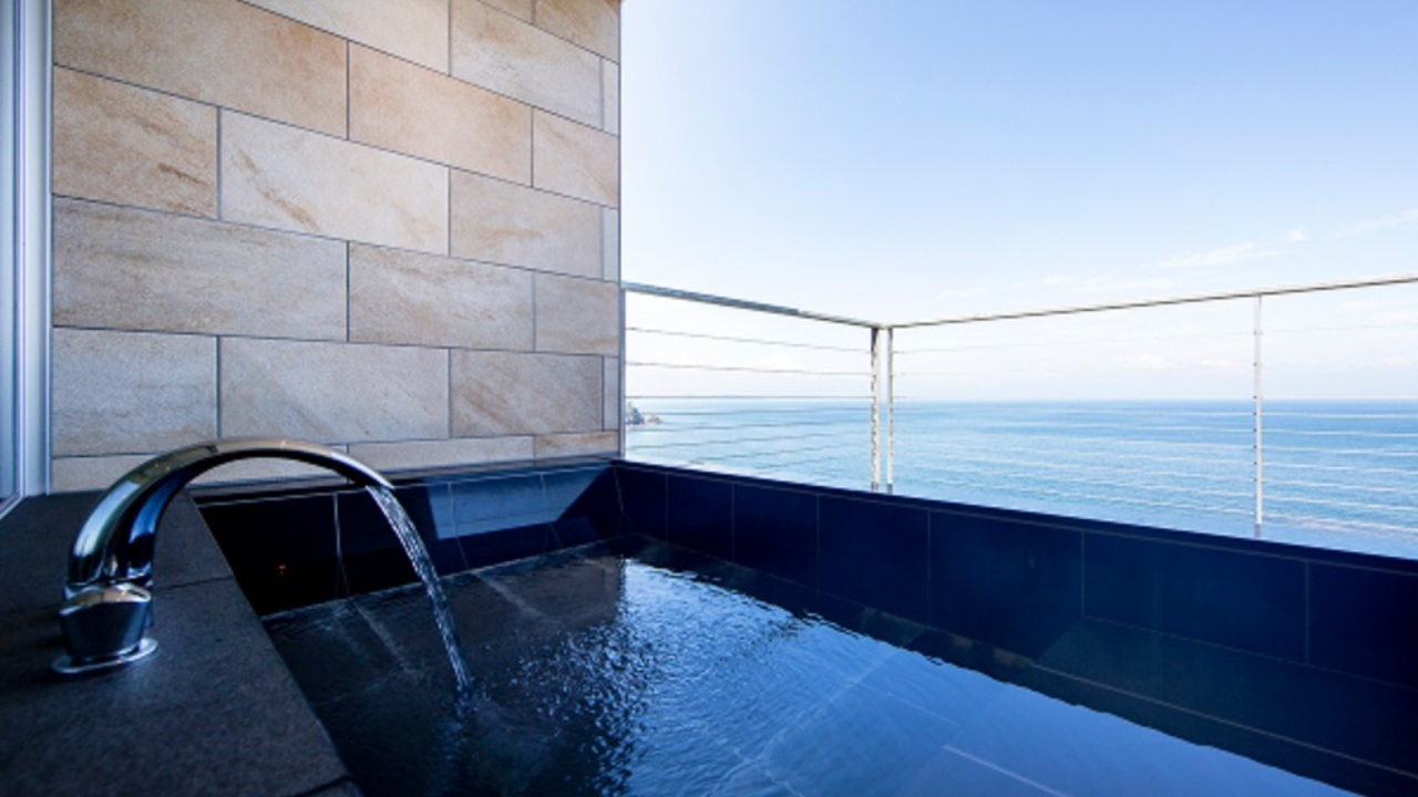 UMITO熱海本邸（旧UMITIO VOYAGE ATAMI） UMITO VOYAGE ATAMI ホテル・旅館 | フロントスタッフ)の求人の写真 4枚目