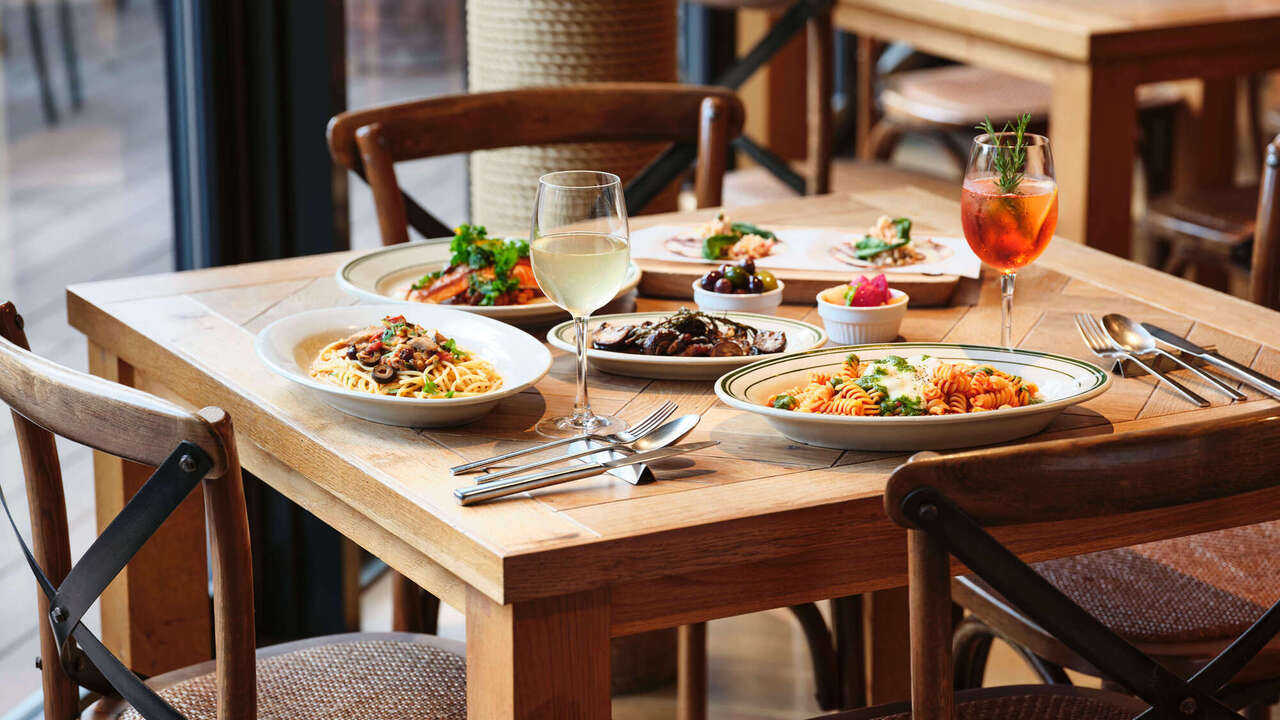 ROSEMARY’S|レストランサービス・ホールスタッフの求人画像1枚目