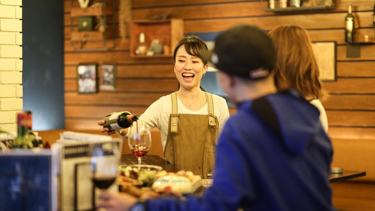 炭火焼とワインの酒場 VOLTA 北新地店|調理見習い・調理補助の求人画像1枚目