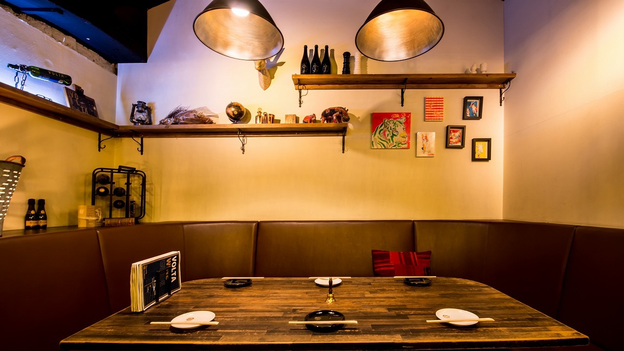 炭火焼とワインの酒場 VOLTA 北新地店 イタリアン, 洋食・西洋料理 | レストランサービス・ホールスタッフ)の求人の写真 3枚目