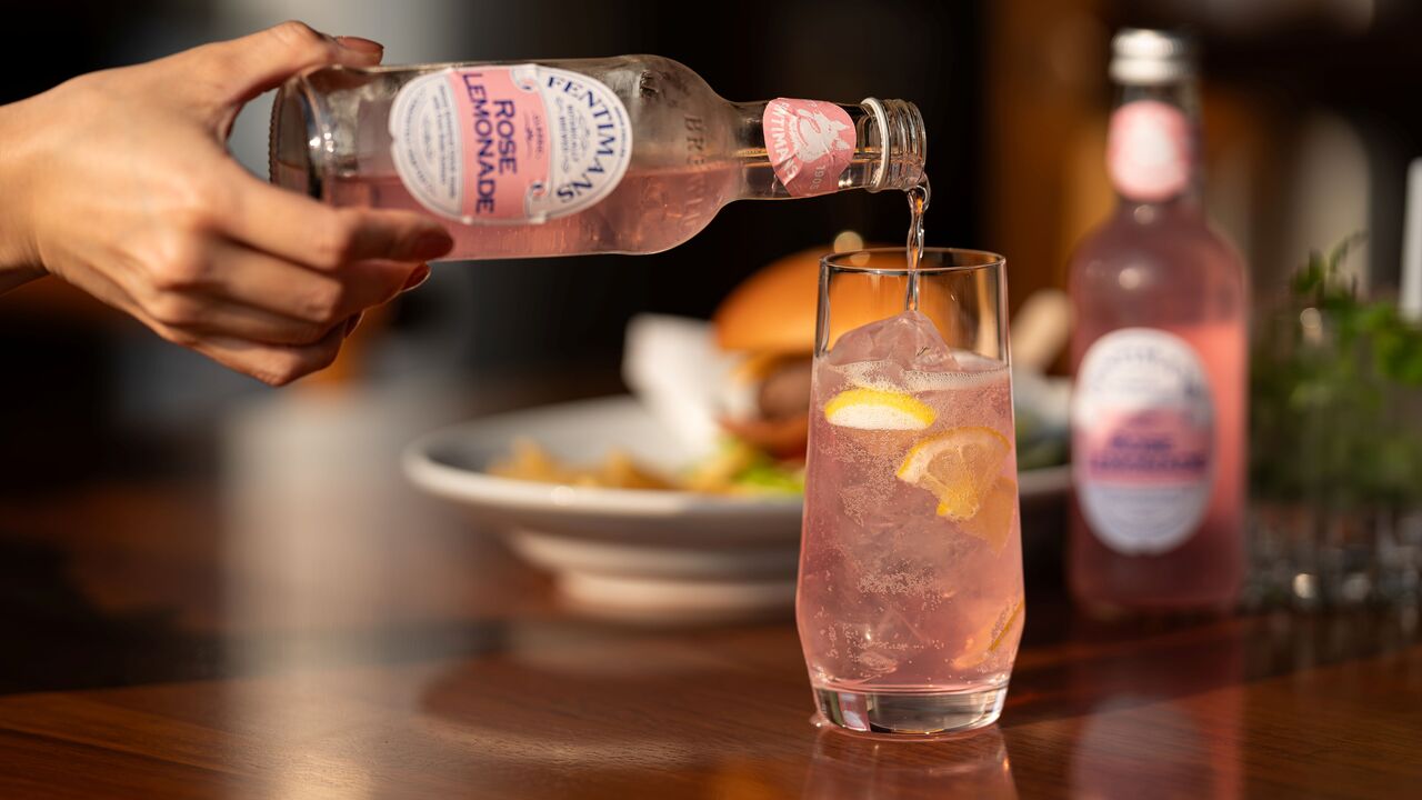 ザ ロイヤルパークホテル アイコニック 名古屋|レストランサービス・ホールスタッフの求人画像3枚目