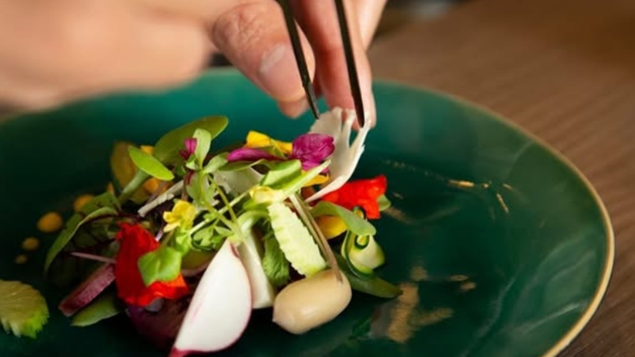 くつかけステイ中軽井沢グループ|レストランサービス・ホールスタッフの求人画像1枚目