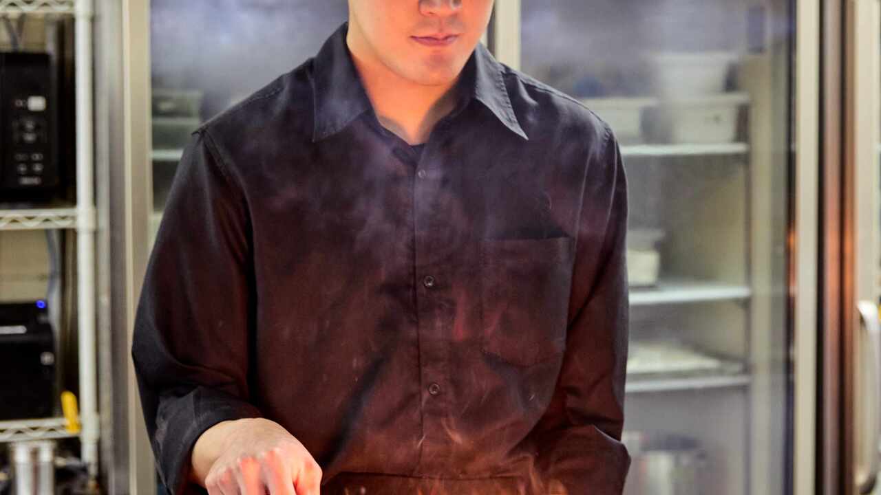 札幌肉酒場 VOLTA|キッチンスタッフの求人画像1枚目