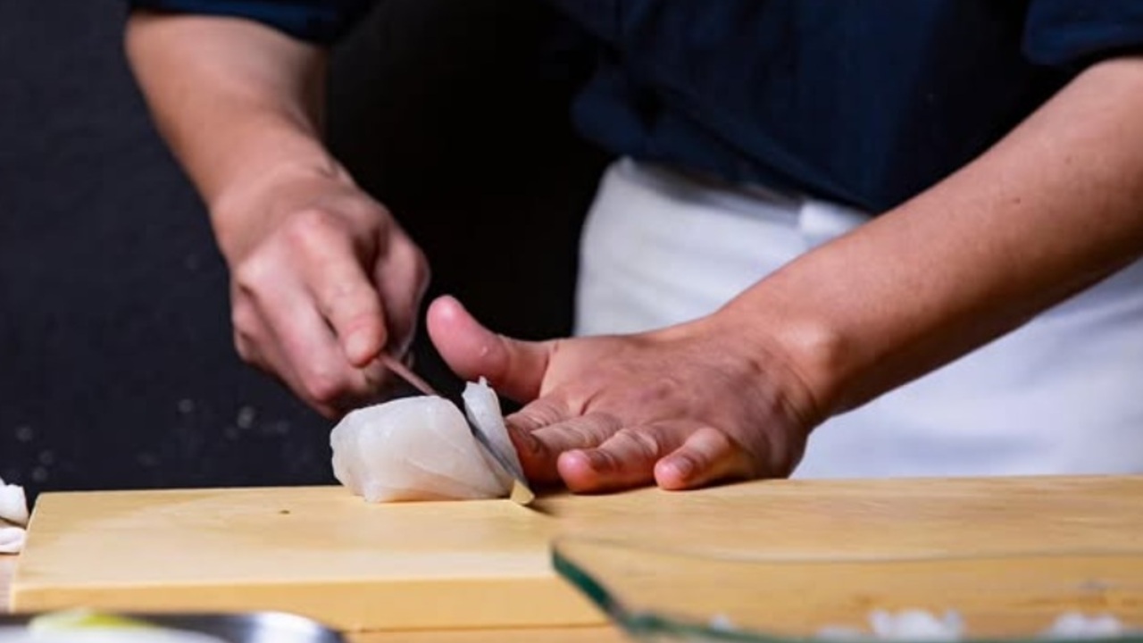 割烹ダイニング波里 HARII|キッチンスタッフの求人画像1枚目