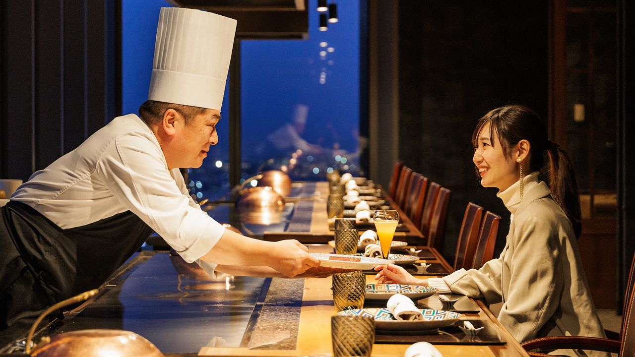 FRENCH TEPPAN 静香庵 ステーキ・鉄板焼き | レストランサービス・ホールスタッフ)の求人の写真 2枚目