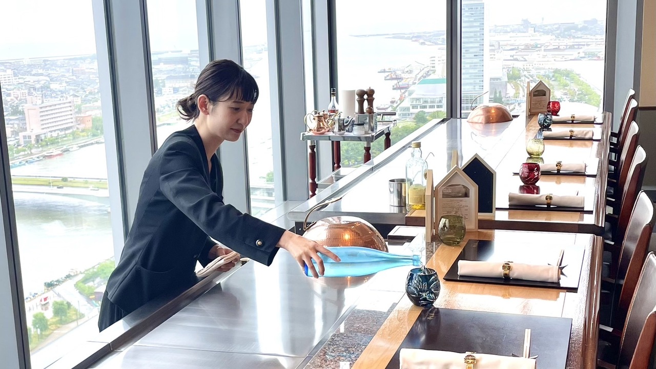 FRENCH TEPPAN 静香庵|レストランサービス・ホールスタッフの求人画像2枚目