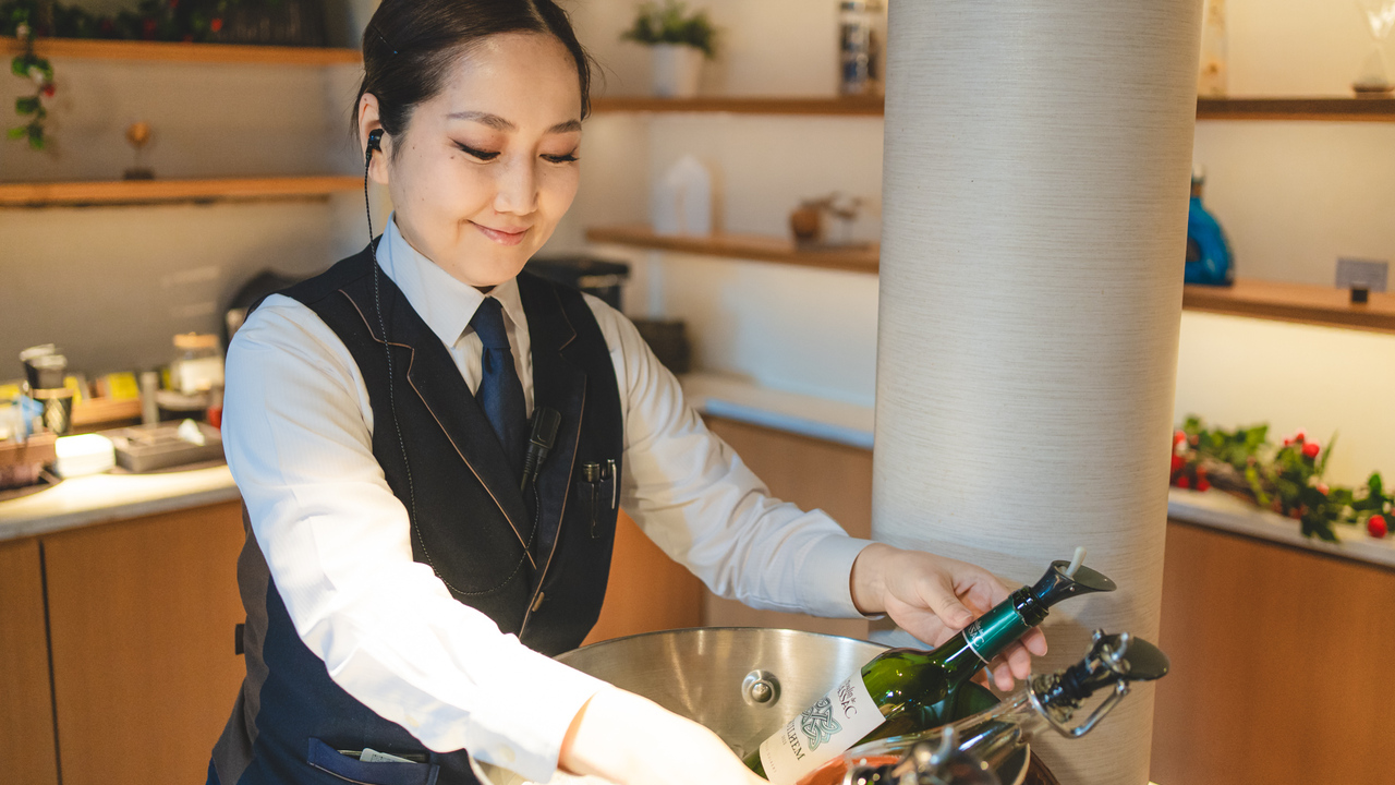 barhotel箱根香山|フロントスタッフの求人画像3枚目