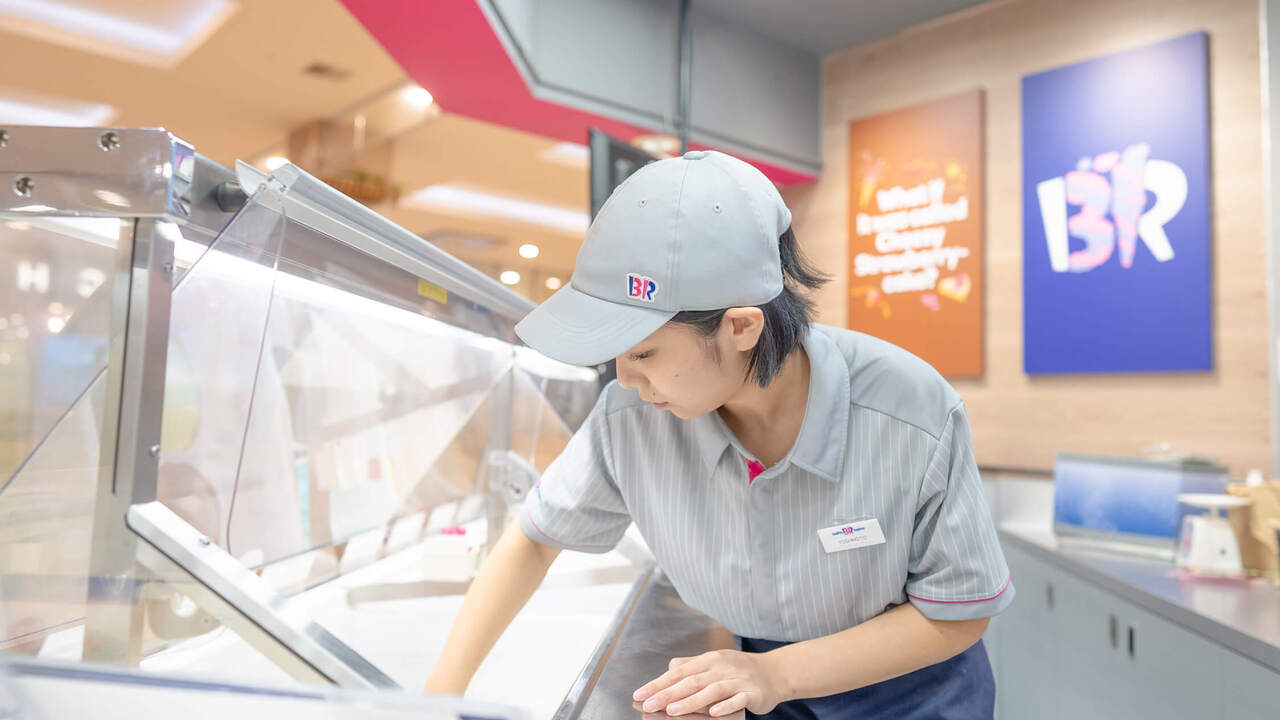 サーティワンアイスクリーム イオンモール佐賀大和店 ファストフード, その他(料理ジャンル) | 販売スタッフ)の求人の写真