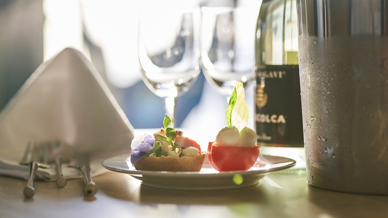 by 温故知新 イル・アズーリ ホテル・旅館 | マネージャー・支配人・副支配人・女将)の求人の写真 3枚目