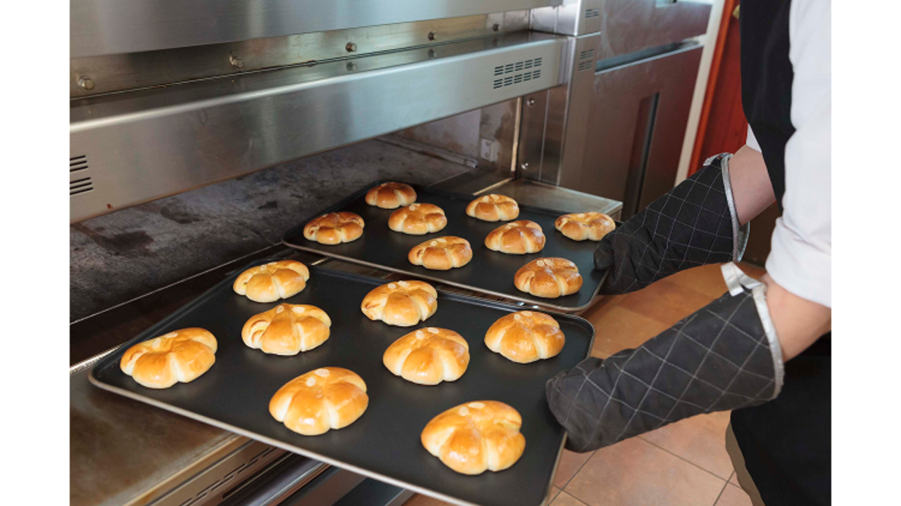 ペンギンベーカリー|販売スタッフの求人画像1枚目