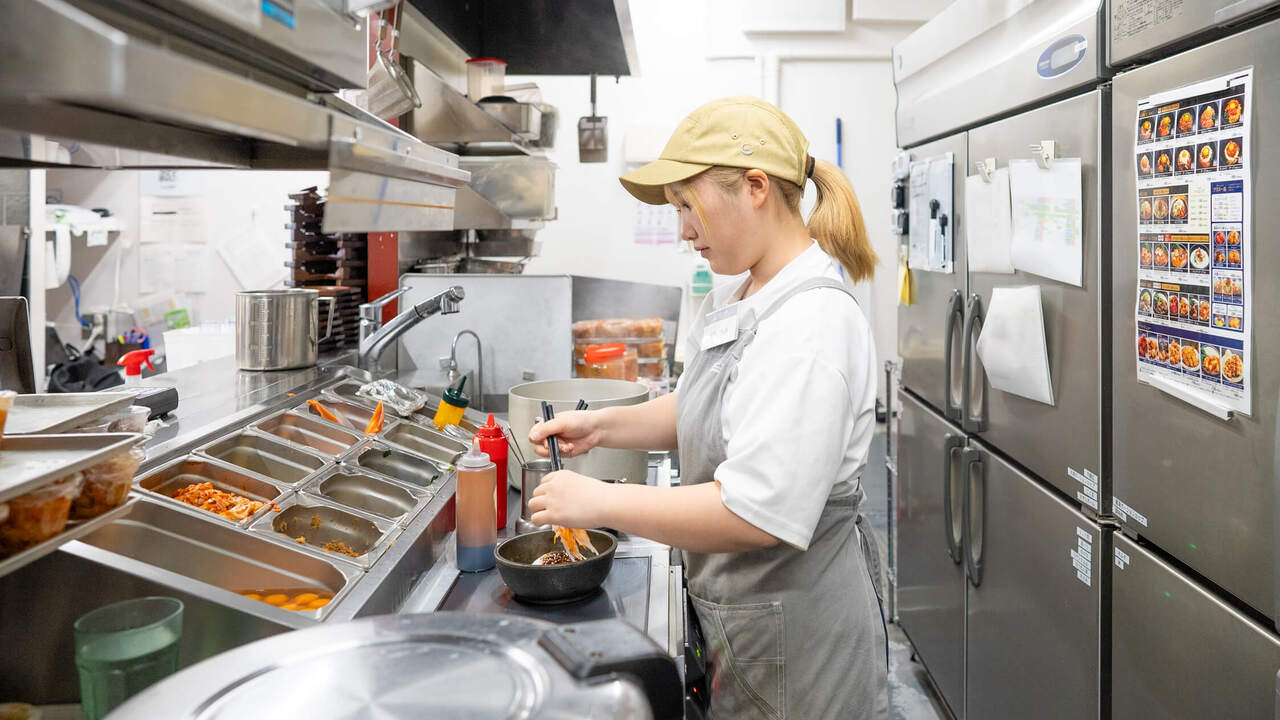 ビビン亭 イオンモール成田店 専門店（各国料理）, その他(料理ジャンル) | キッチンスタッフ)の求人の写真