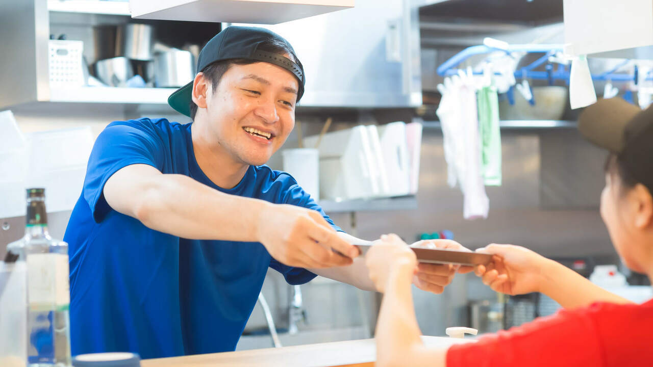 串カツ田中 アミュプラザおおいた 居酒屋, 串カツ・串揚げ | レストランサービス・ホールスタッフ)の求人の写真
