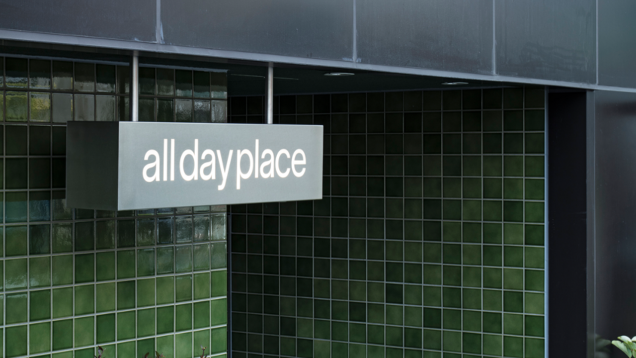 all day place shibuya|フロントスタッフの求人画像1枚目