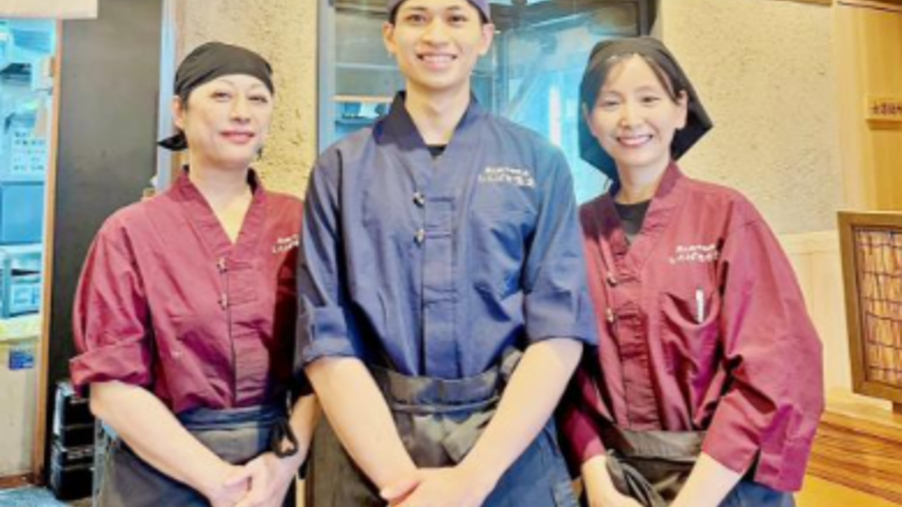  炭火焼干物定食　しんぱち食堂|店長・店長候補の求人画像1枚目