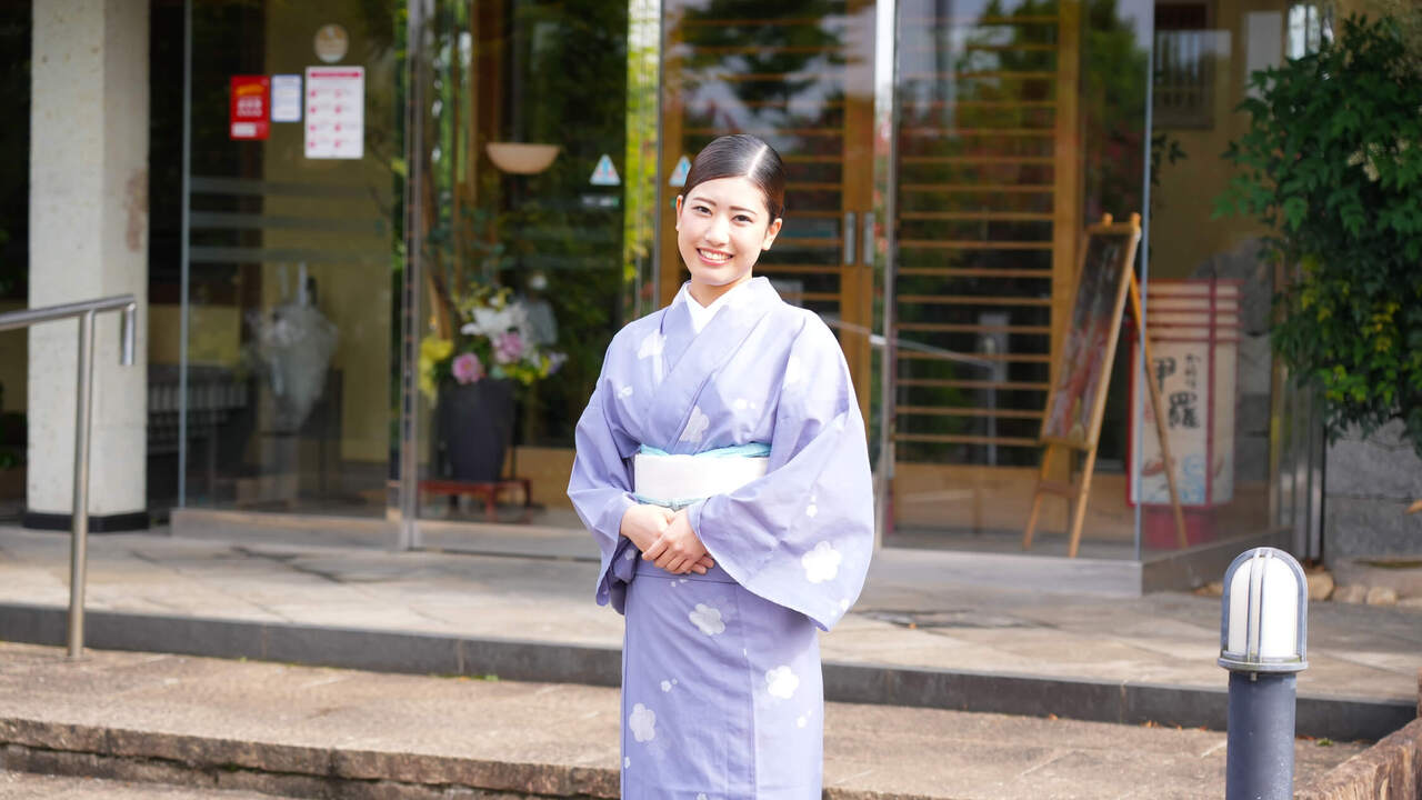 甲羅本店|本部スタッフの求人画像1枚目