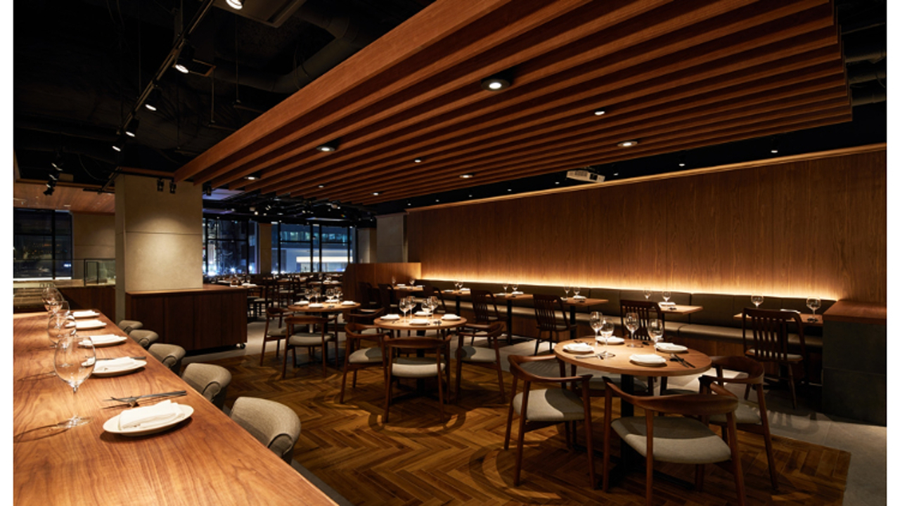 株式会社ワイズテーブルコーポレーション-The Kitchen Salvatore Cuomo-レストランサービス・ホールスタッフ 1枚目