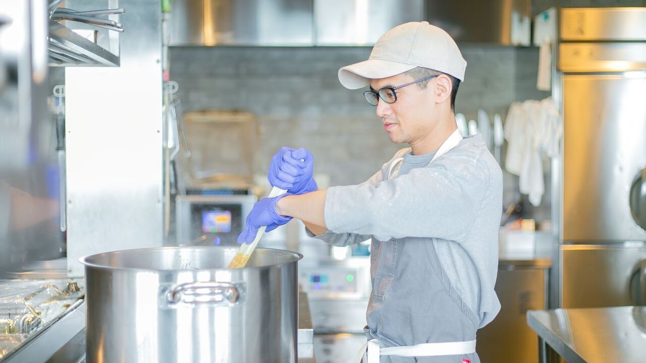 ホテルアンテルーム那覇|フロントスタッフの求人画像2枚目