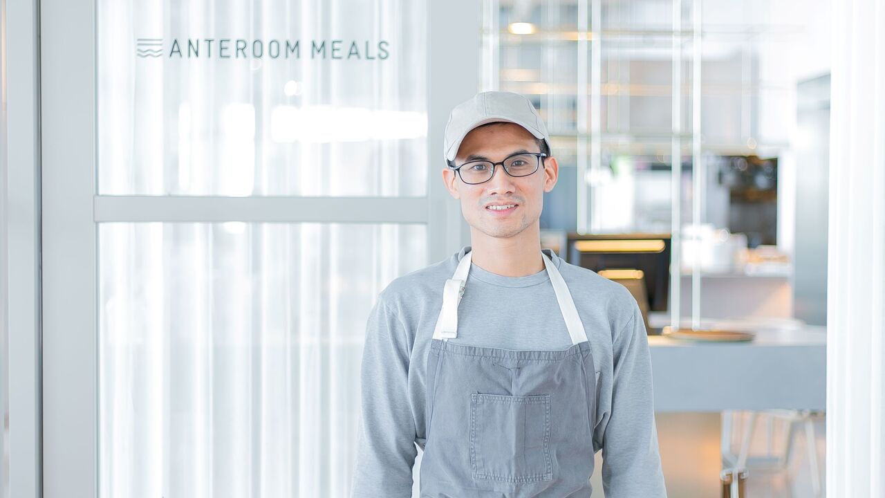 ホテルアンテルーム那覇|フロントスタッフの求人画像1枚目