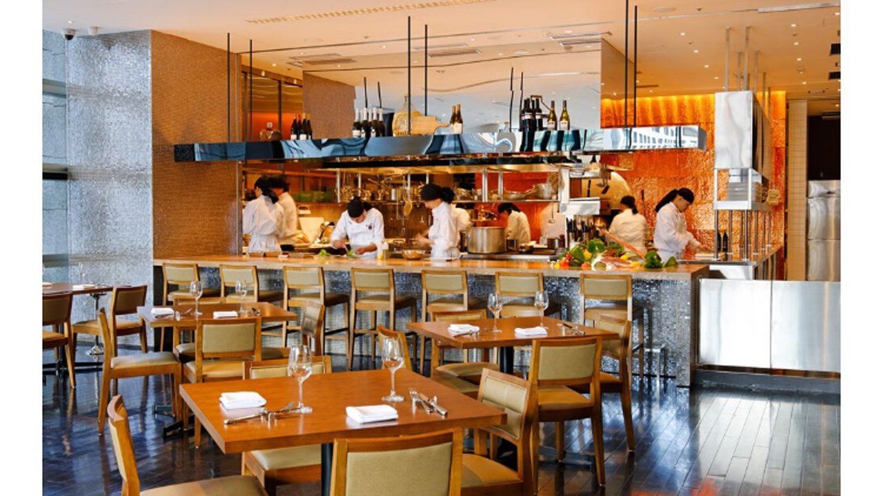 XEX|レストランサービス・ホールスタッフの求人画像2枚目