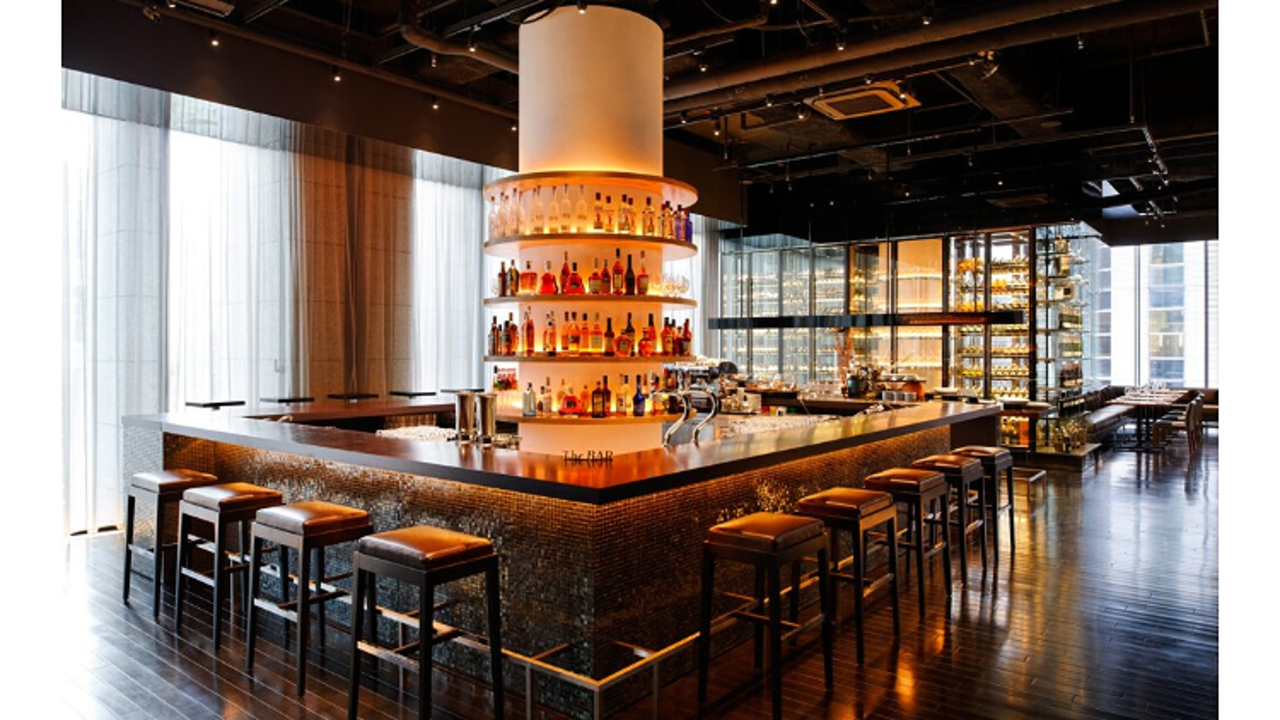 XEX|レストランサービス・ホールスタッフの求人画像1枚目