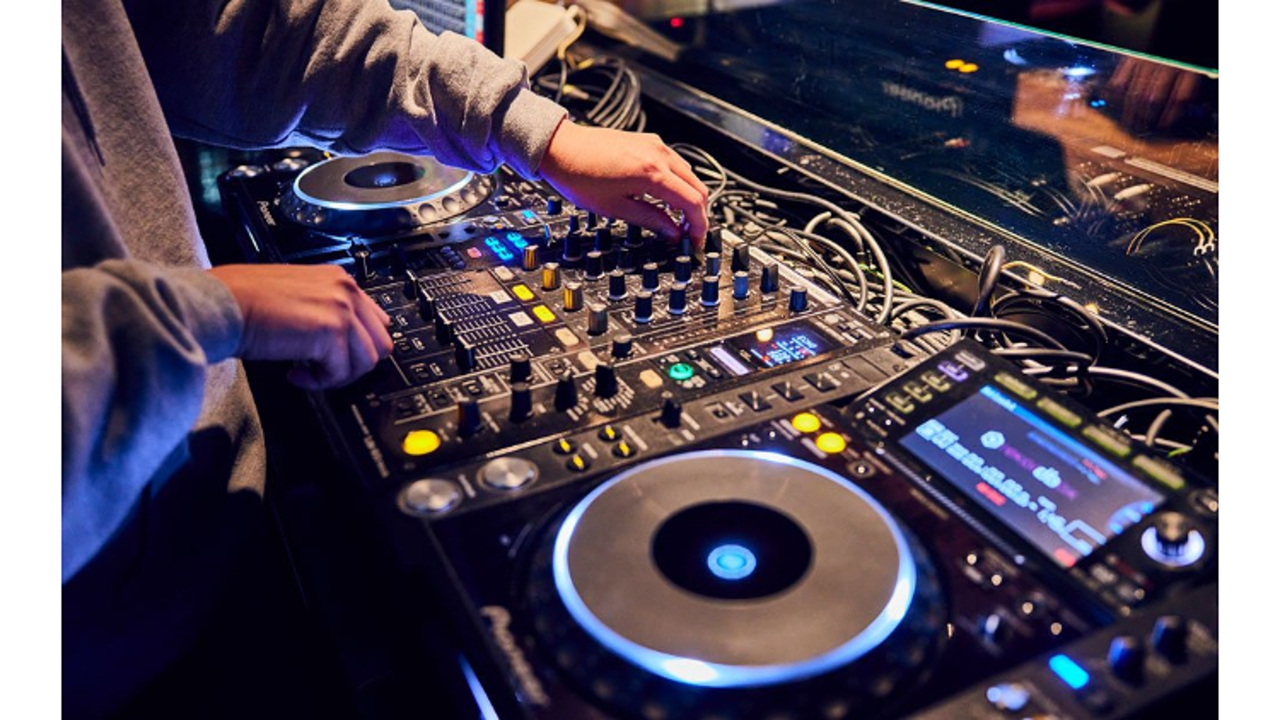 XEX|レストランサービス・ホールスタッフの求人画像3枚目