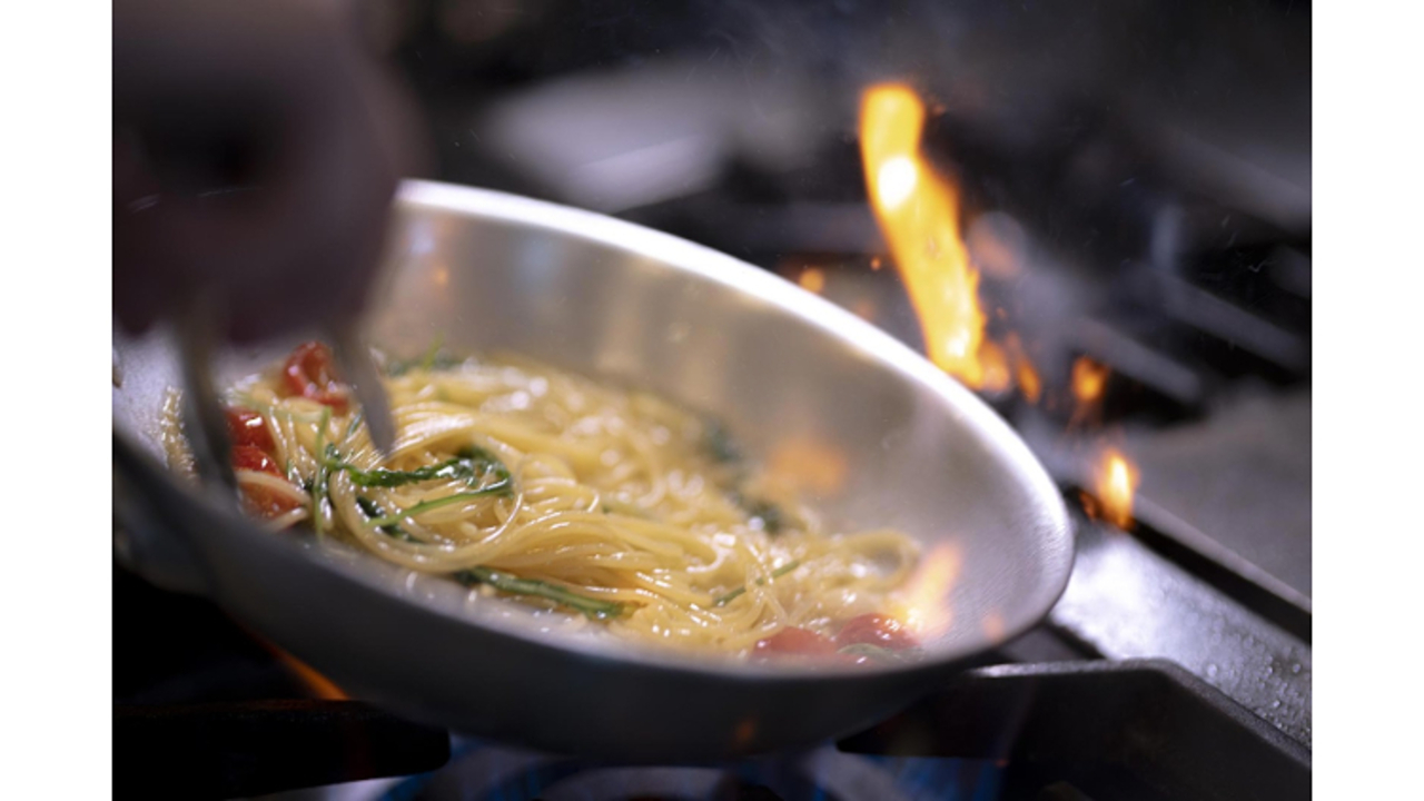 XEX|キッチンスタッフの求人画像1枚目