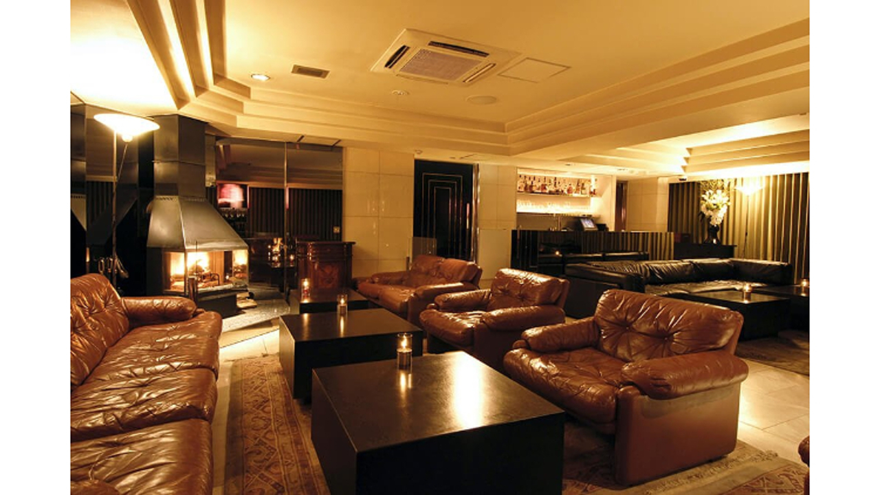 XEX|レストランサービス・ホールスタッフの求人画像3枚目