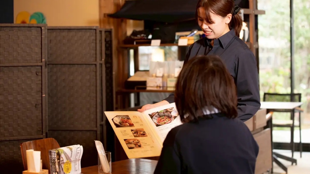 くつかけステイ中軽井沢グループ くつかけステイ中軽井沢 ホテル・旅館 | レストランサービス・ホールスタッフ)の求人の写真 1枚目