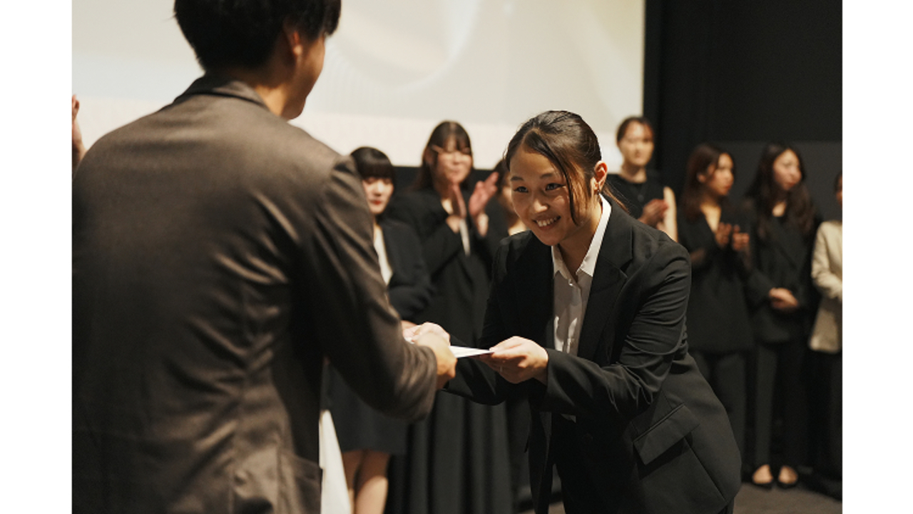 Nazuna|フロントスタッフの求人画像1枚目