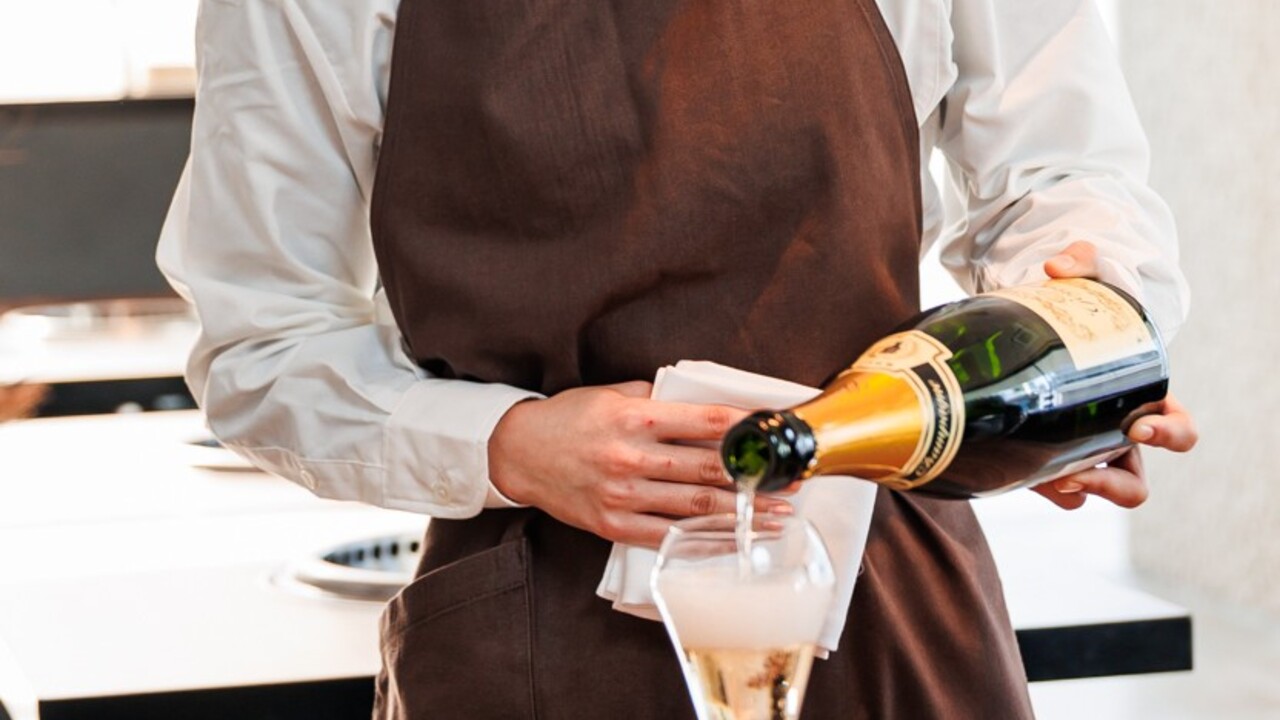 肉割烹 上|レストランサービス・ホールスタッフの求人画像1枚目