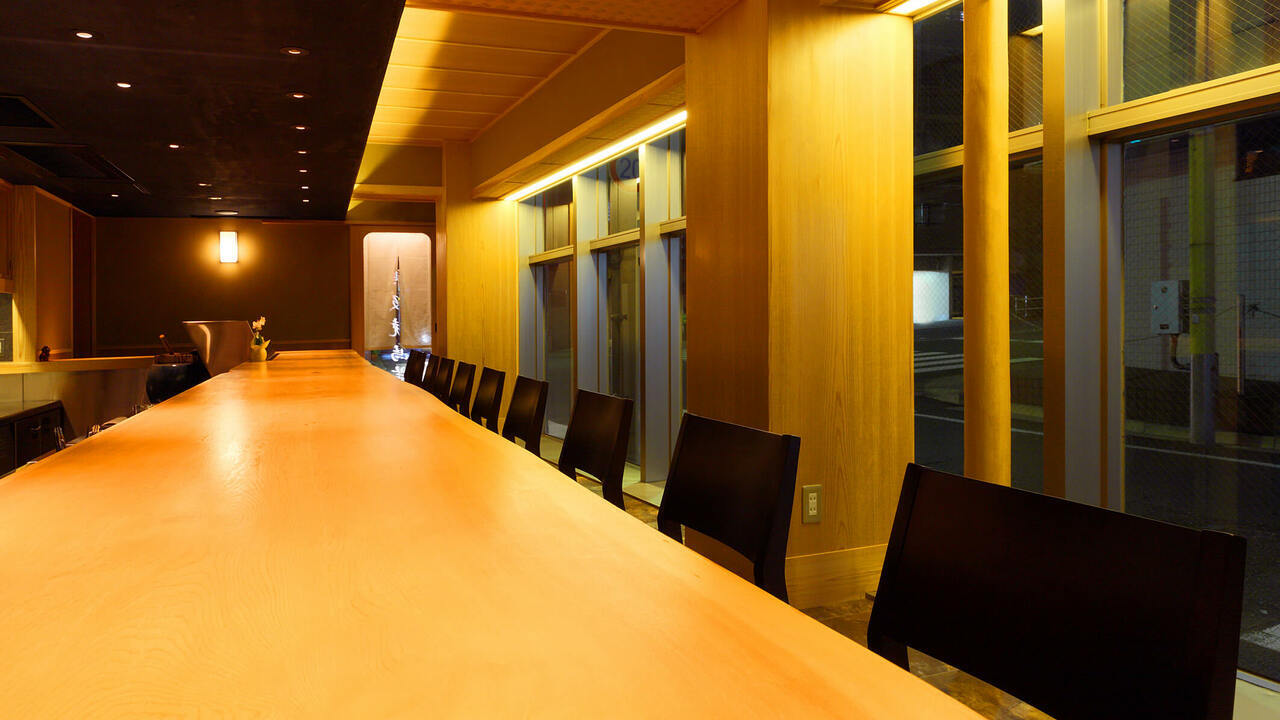 酉囃子|レストランサービス・ホールスタッフの求人画像1枚目