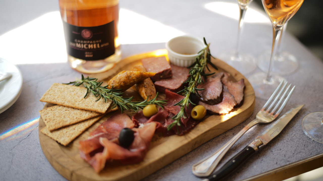 株式会社GROW OFFICE-CAFE GITANE New York-ソムリエ 3枚目